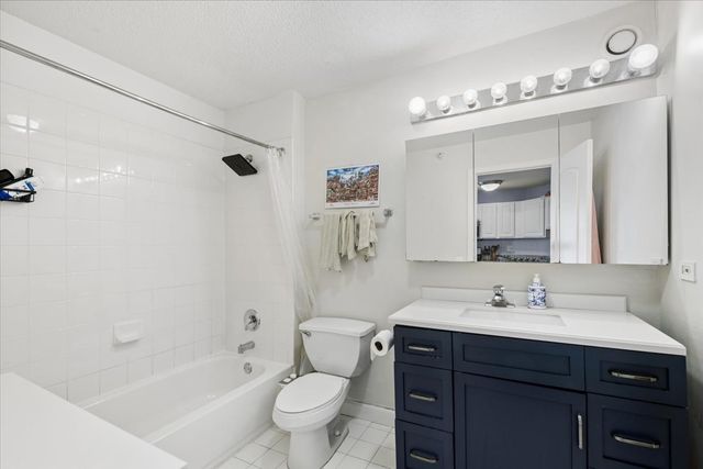 545 N DEARBORN Street 1210, Chicago, IL 60610