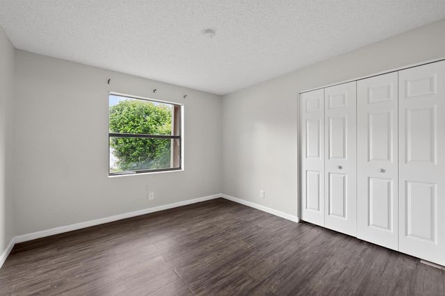 14798 Paddock Drive, Wellington, FL 33414
