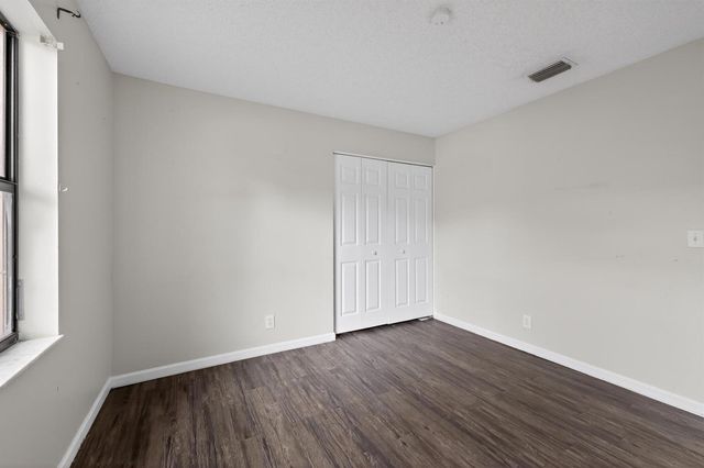 14798 Paddock Drive, Wellington, FL 33414