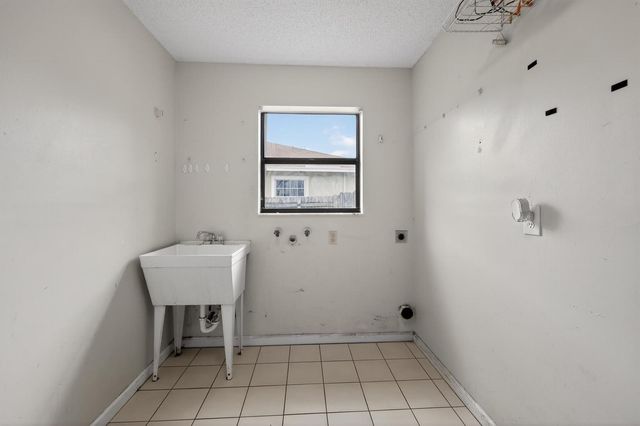 14798 Paddock Drive, Wellington, FL 33414
