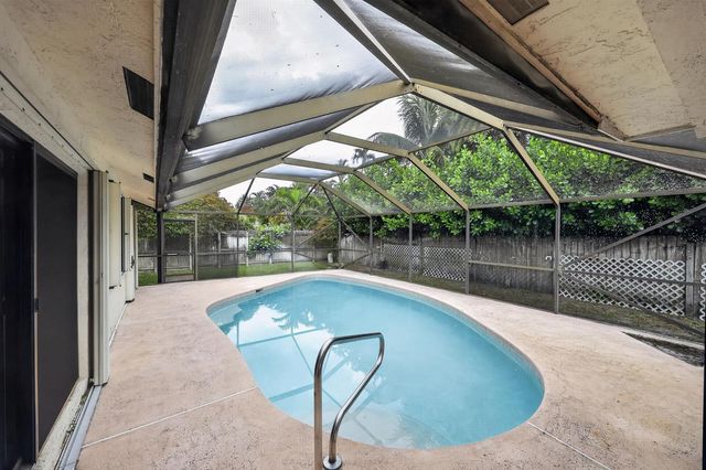 14798 Paddock Drive, Wellington, FL 33414
