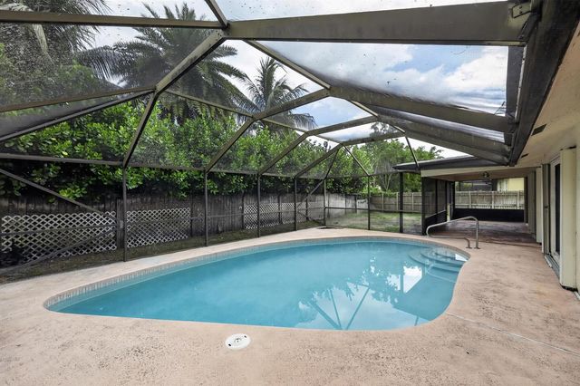 14798 Paddock Drive, Wellington, FL 33414