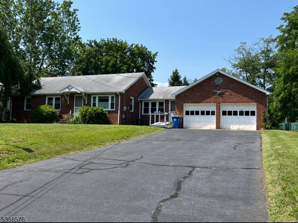 75 Amwell Road, Millstone Boro, NJ 08844