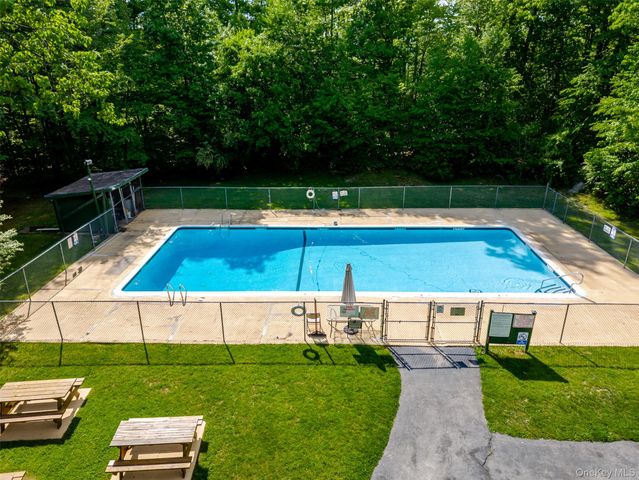 603 Fox Run Lane, Carmel, NY 10512