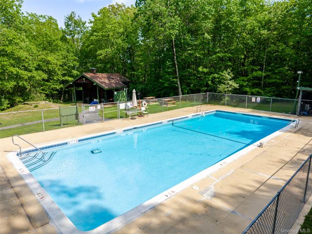 603 Fox Run Lane, Carmel, NY 10512