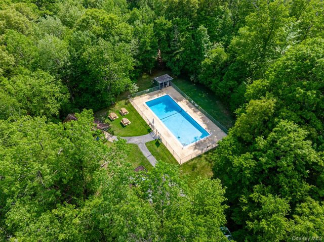 603 Fox Run Lane, Carmel, NY 10512