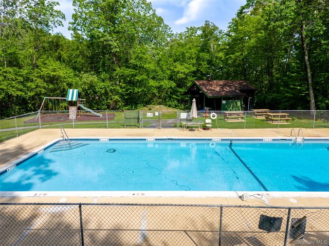 603 Fox Run Lane, Carmel, NY 10512