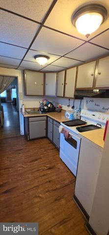 1749 PERKIOMEN AVE, Reading, PA 19602
