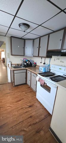 1749 PERKIOMEN AVE, Reading, PA 19602