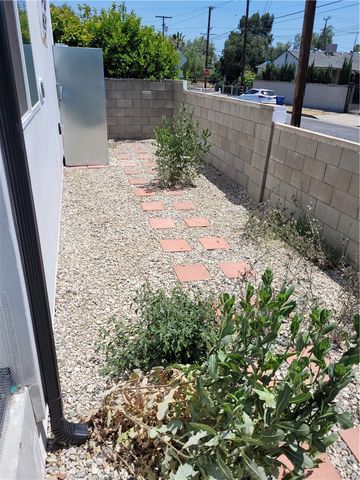 11864 Borden Avenue, San Fernando, CA 91340