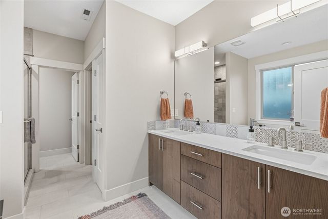 1707 NW 114th Circle, Vancouver, WA 98685