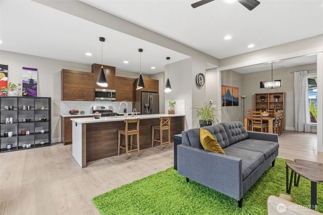 1707 NW 114th Circle, Vancouver, WA 98685