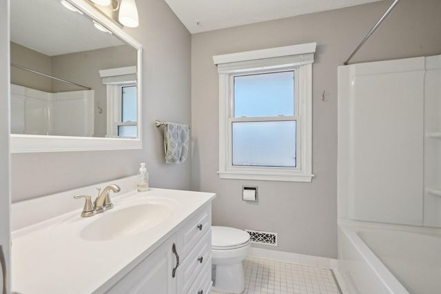 6731 Plymouth Avenue N, Golden Valley, MN 55427