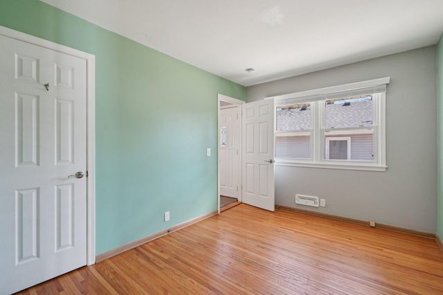 6731 Plymouth Avenue N, Golden Valley, MN 55427