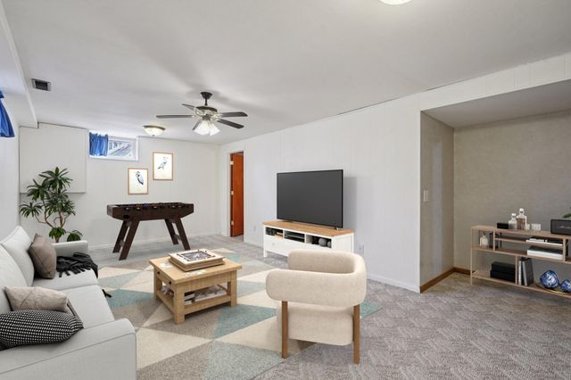 6731 Plymouth Avenue N, Golden Valley, MN 55427