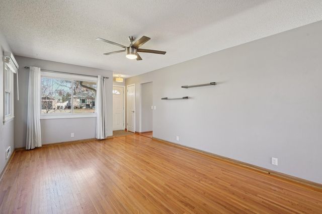 6731 Plymouth Avenue N, Golden Valley, MN 55427