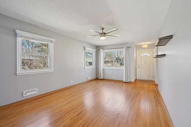 6731 Plymouth Avenue N, Golden Valley, MN 55427