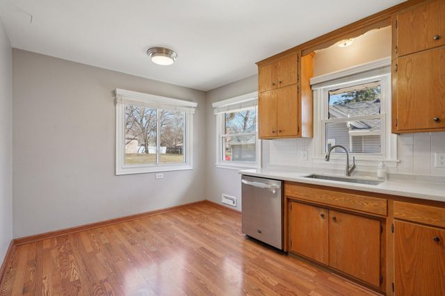 6731 Plymouth Avenue N, Golden Valley, MN 55427