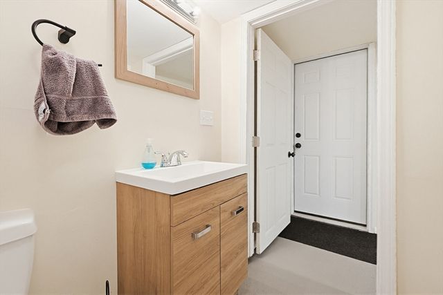 9 Forestdale Rd, Paxton, MA 01612