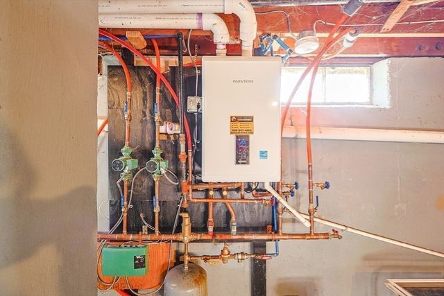 9 Forestdale Rd, Paxton, MA 01612