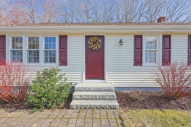 9 Forestdale Rd, Paxton, MA 01612