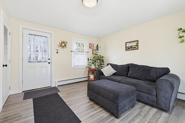 9 Forestdale Rd, Paxton, MA 01612