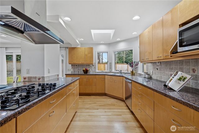 2507 Medina Circle, Medina, WA 98039