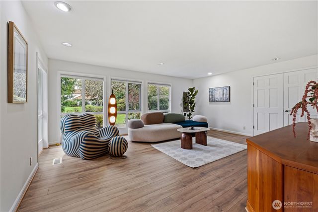 2507 Medina Circle, Medina, WA 98039