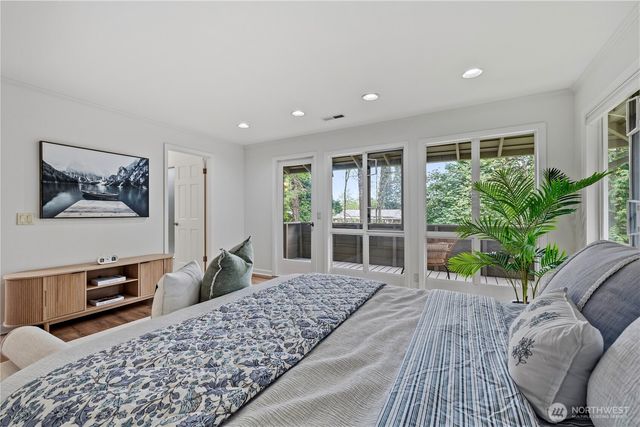 2507 Medina Circle, Medina, WA 98039