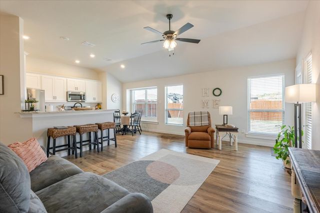 108 Mesa Drive, Glen Rose, TX 76043