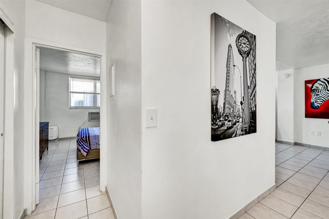 1300 Lincoln Rd D-804, Miami Beach, FL 33139