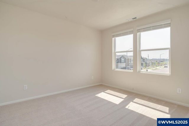 364 Greencrest St NE, Salem, OR 97301