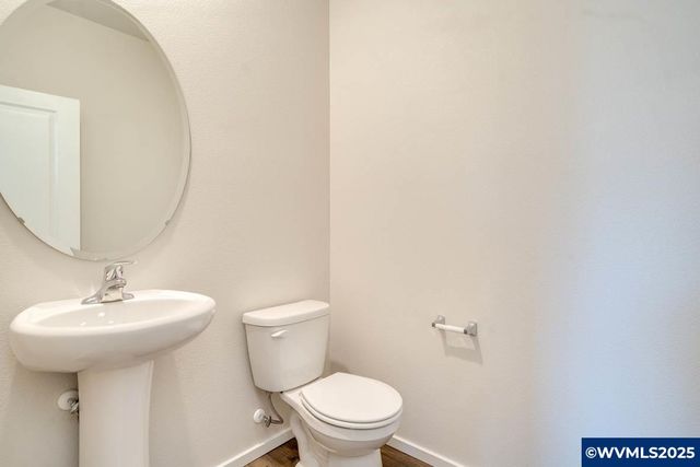 364 Greencrest St NE, Salem, OR 97301