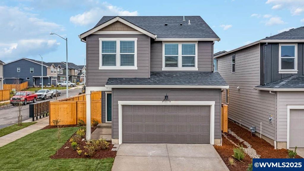 364 Greencrest St NE, Salem, OR 97301