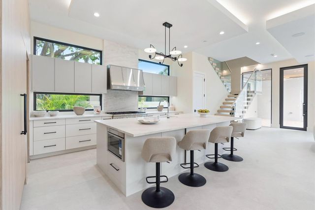 301 NE 7th Avenue, Delray Beach, FL 33483