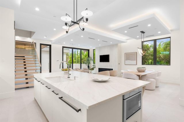 301 NE 7th Avenue, Delray Beach, FL 33483