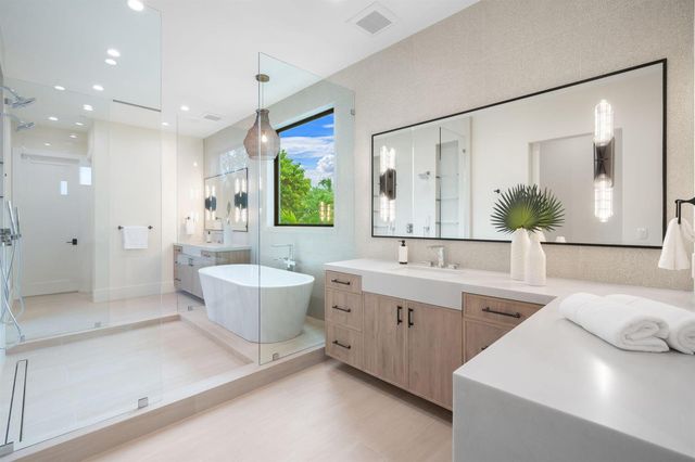 301 NE 7th Avenue, Delray Beach, FL 33483