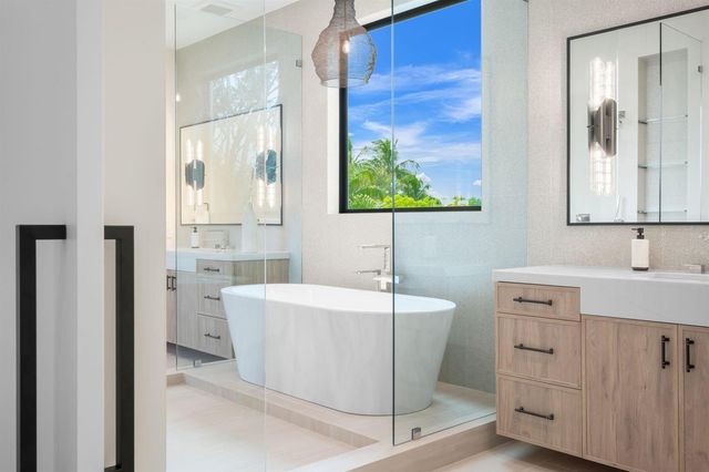 301 NE 7th Avenue, Delray Beach, FL 33483