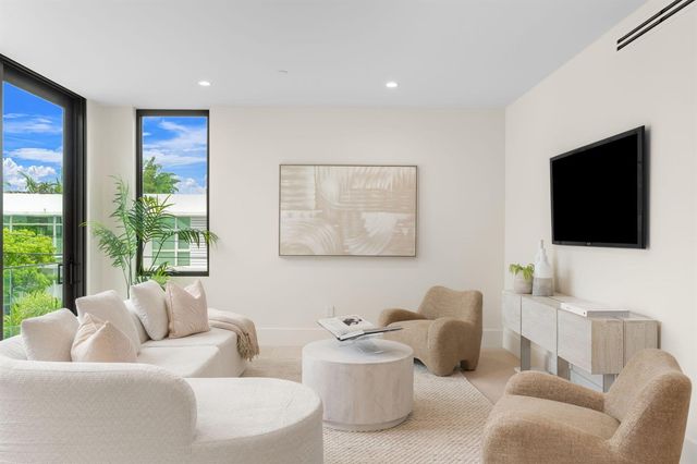 301 NE 7th Avenue, Delray Beach, FL 33483