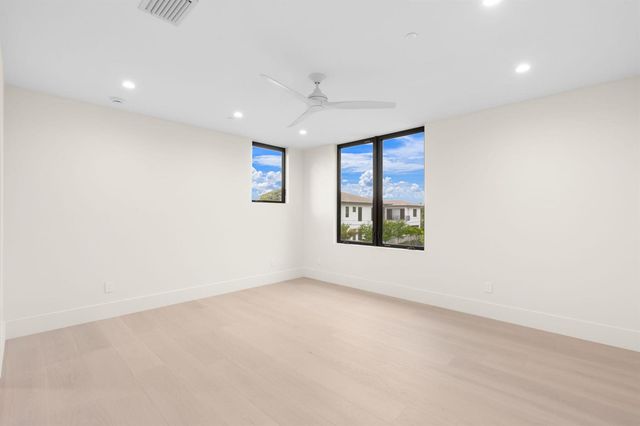 301 NE 7th Avenue, Delray Beach, FL 33483