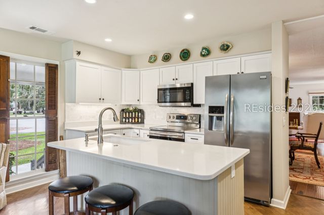 2 Pope Ln, Bluffton, SC 29910