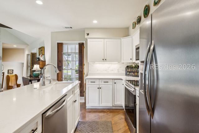 2 Pope Ln, Bluffton, SC 29910