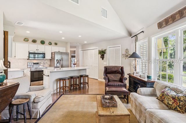 2 Pope Ln, Bluffton, SC 29910