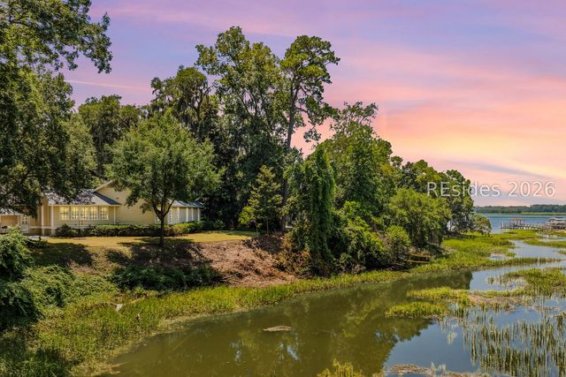 2 Pope Ln, Bluffton, SC 29910