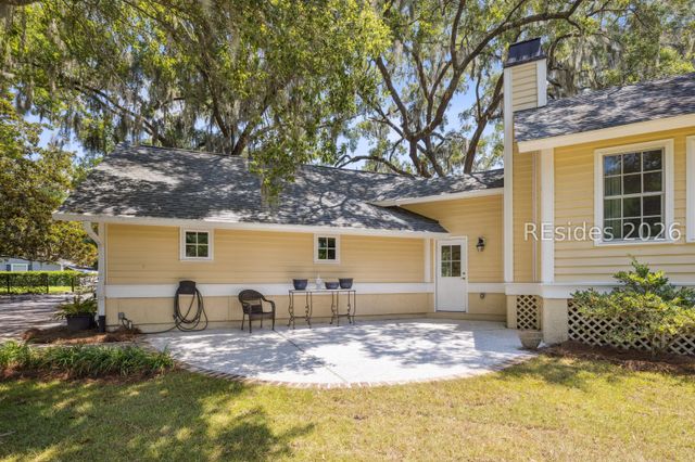 2 Pope Ln, Bluffton, SC 29910