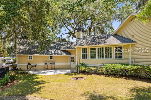 2 Pope Ln, Bluffton, SC 29910