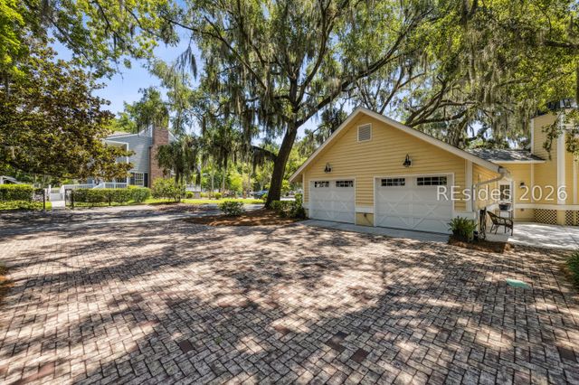 2 Pope Ln, Bluffton, SC 29910