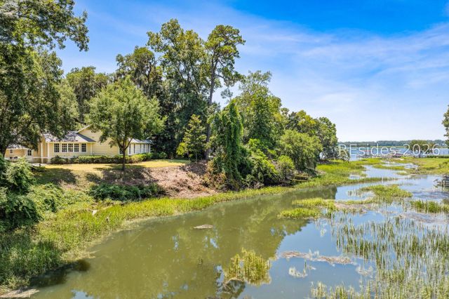 2 Pope Ln, Bluffton, SC 29910