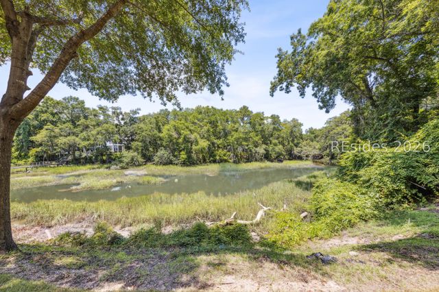 2 Pope Ln, Bluffton, SC 29910