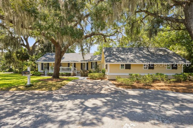 2 Pope Ln, Bluffton, SC 29910
